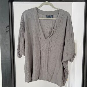 Women’s Light Grey Short Sleeve Blouse, XL